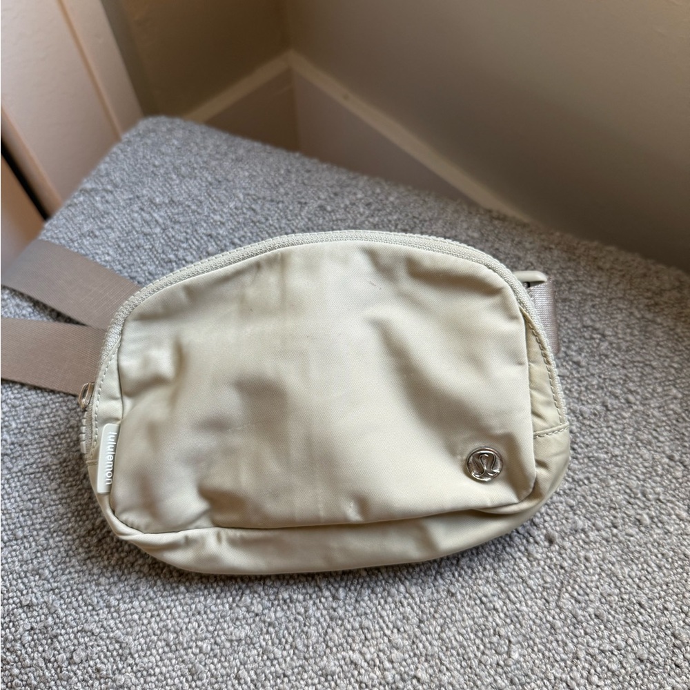 LuluLemon Everywhere Bag